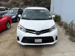 2019 Toyota Sienna LE