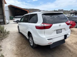 2019 Toyota Sienna LE