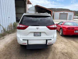 2019 Toyota Sienna LE